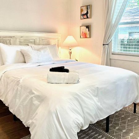 Treehouse Is A Quaint 2 Bedroom In An Up-And-Coming Part Of Town, Pet Friendly With Fenced Yard And Lounge Area That Is Close To Downtown Tampa Exterior foto