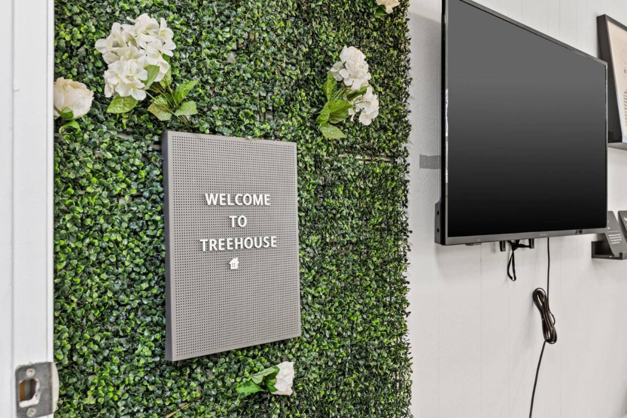 Treehouse Is A Quaint 2 Bedroom In An Up-And-Coming Part Of Town, Pet Friendly With Fenced Yard And Lounge Area That Is Close To Downtown Tampa Exterior foto