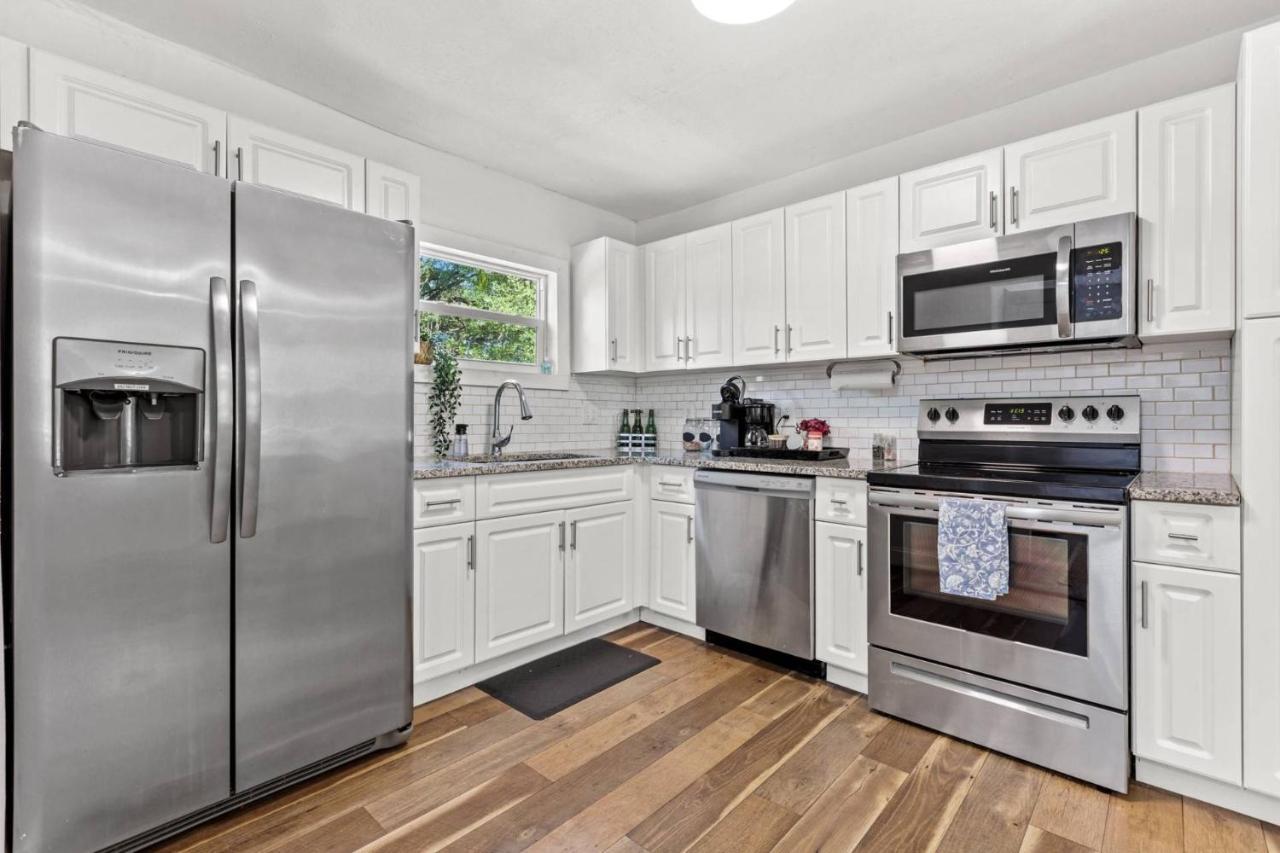 Treehouse Is A Quaint 2 Bedroom In An Up-And-Coming Part Of Town, Pet Friendly With Fenced Yard And Lounge Area That Is Close To Downtown Tampa Exterior foto
