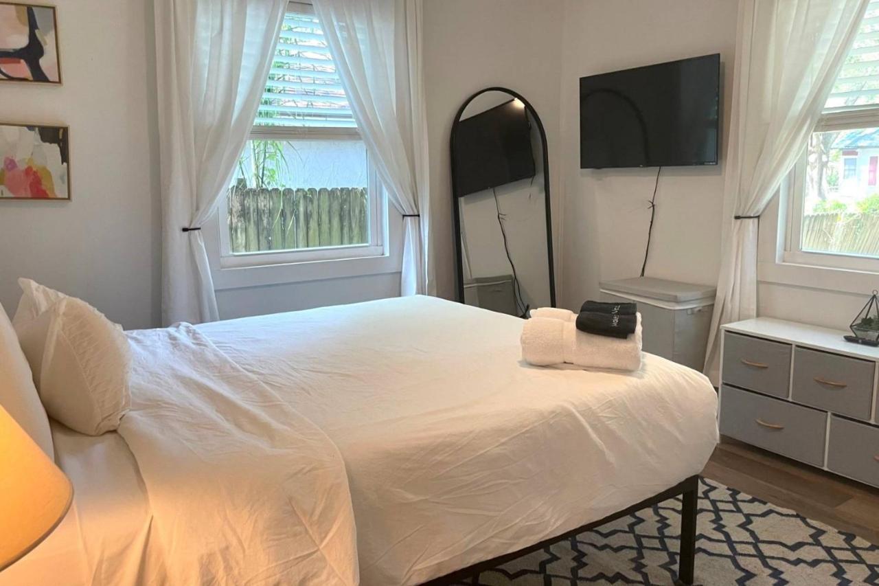 Treehouse Is A Quaint 2 Bedroom In An Up-And-Coming Part Of Town, Pet Friendly With Fenced Yard And Lounge Area That Is Close To Downtown Tampa Exterior foto