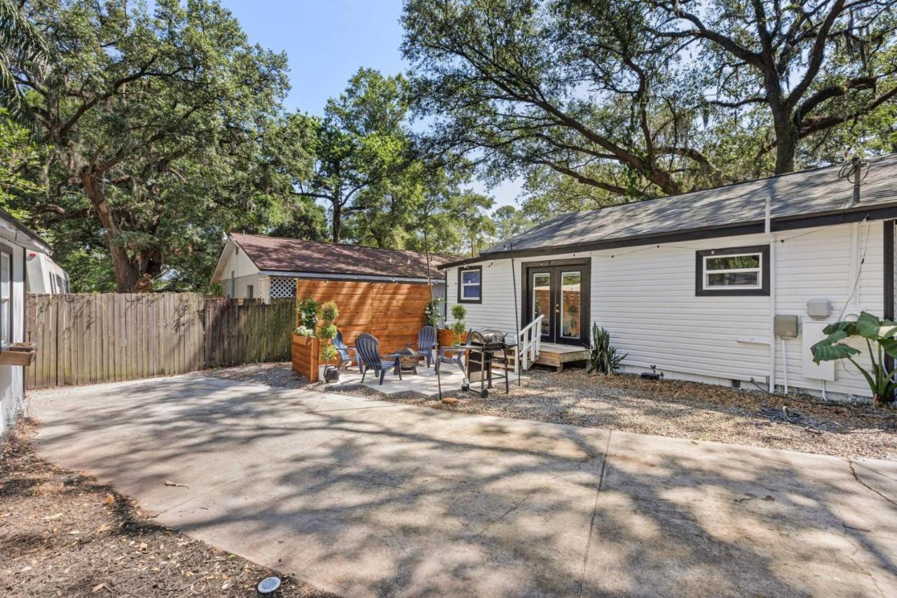 Treehouse Is A Quaint 2 Bedroom In An Up-And-Coming Part Of Town, Pet Friendly With Fenced Yard And Lounge Area That Is Close To Downtown Tampa Exterior foto