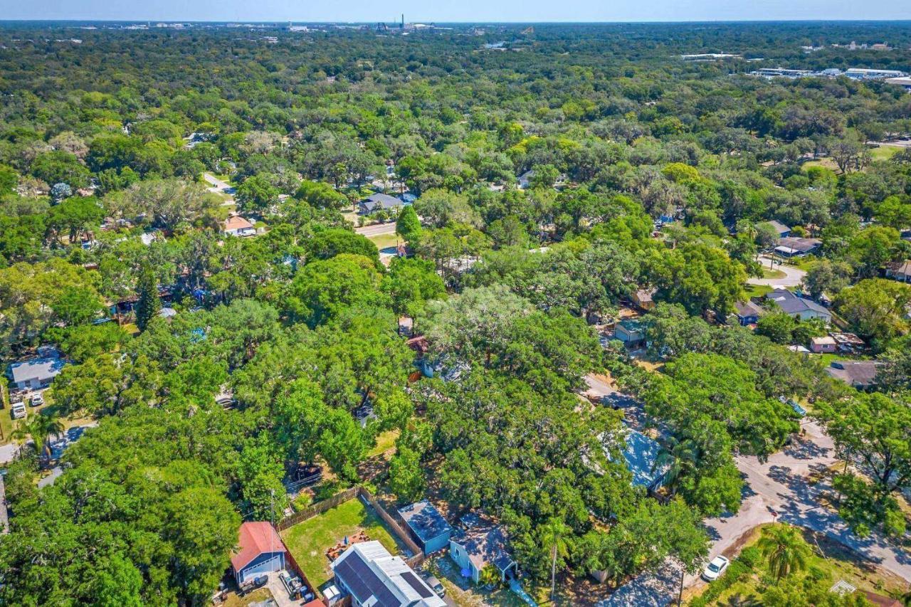 Treehouse Is A Quaint 2 Bedroom In An Up-And-Coming Part Of Town, Pet Friendly With Fenced Yard And Lounge Area That Is Close To Downtown Tampa Exterior foto