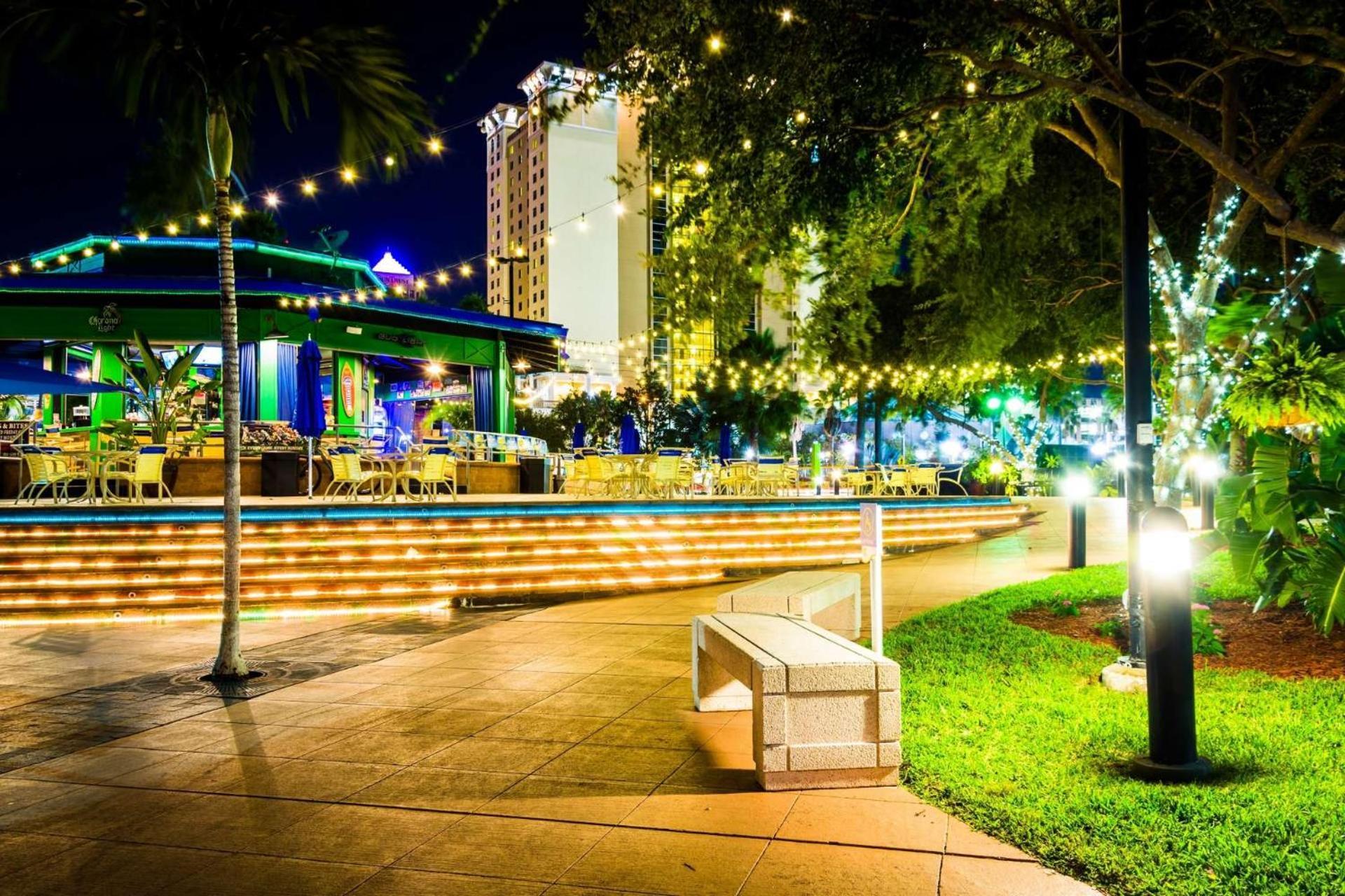 Treehouse Is A Quaint 2 Bedroom In An Up-And-Coming Part Of Town, Pet Friendly With Fenced Yard And Lounge Area That Is Close To Downtown Tampa Exterior foto